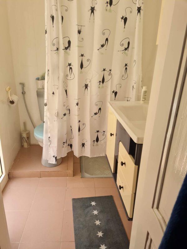 Appartement meublé à louer – Cité Mixta, Dakar (2 chambres + salon climatisé) – Image 11