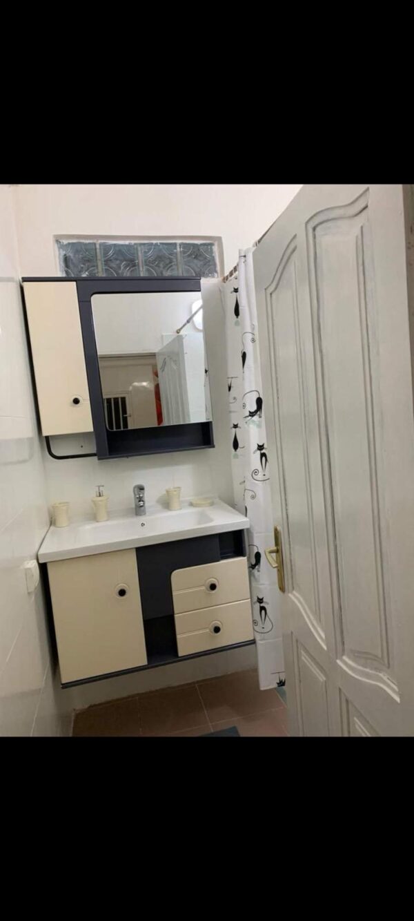 Appartement meublé à louer – Cité Mixta, Dakar (2 chambres + salon climatisé) – Image 9